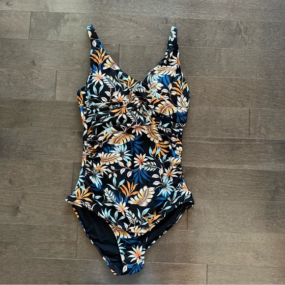 NIPTUCK Swim Other - Nip Tuck Swim Women's Louise Dukes Paradise Multi Cup One Piece Bathing Suit 4